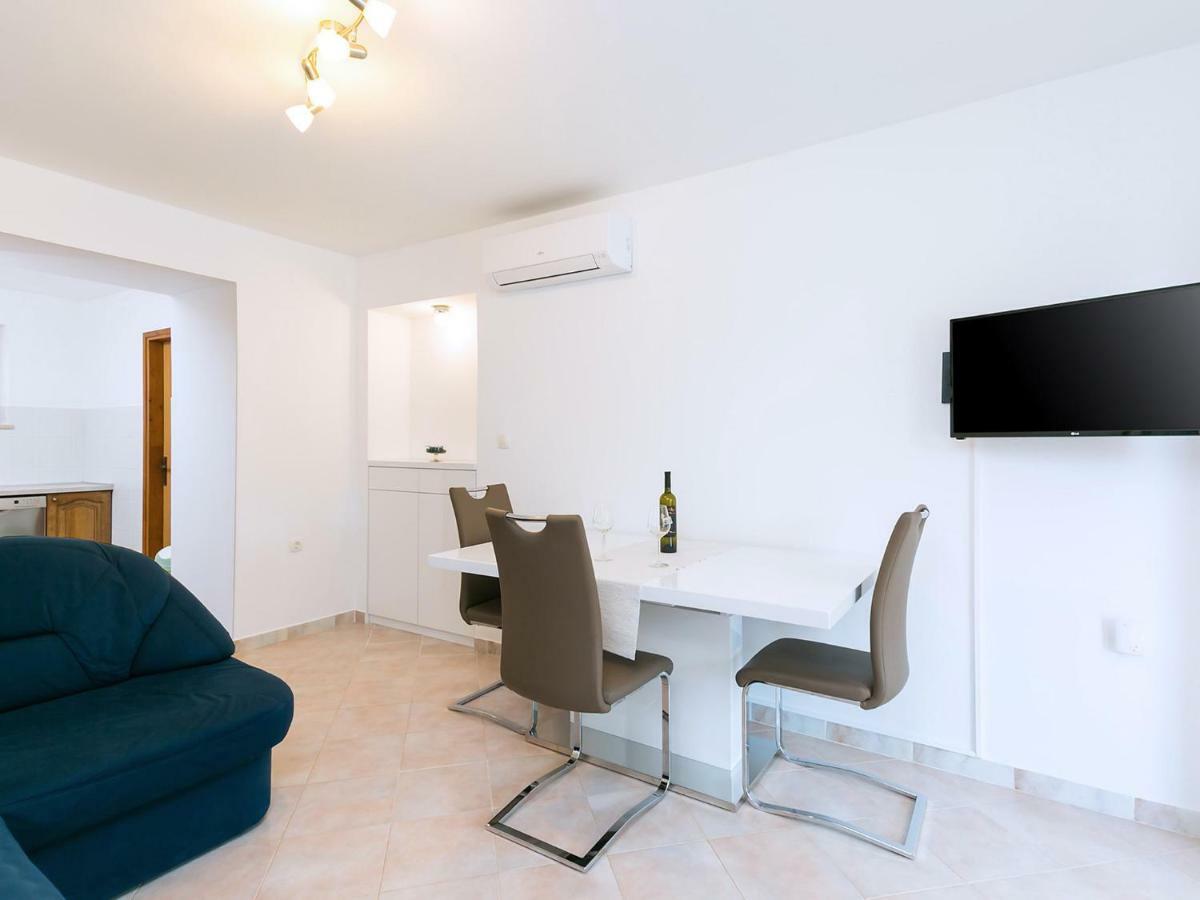 Ninas - Free Wine&Spirit Tasting Apartment วิชยาน ภายนอก รูปภาพ