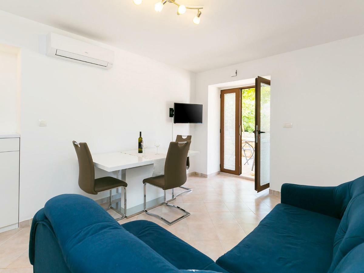 Ninas - Free Wine&Spirit Tasting Apartment วิชยาน ภายนอก รูปภาพ